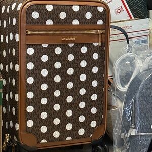 @lissbth2 Michael Kors Brown and White Polka Dot Men's Bag